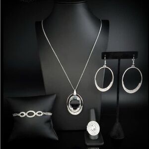 Paparazzi 4pc Silver/Rhinestone Necklace Set